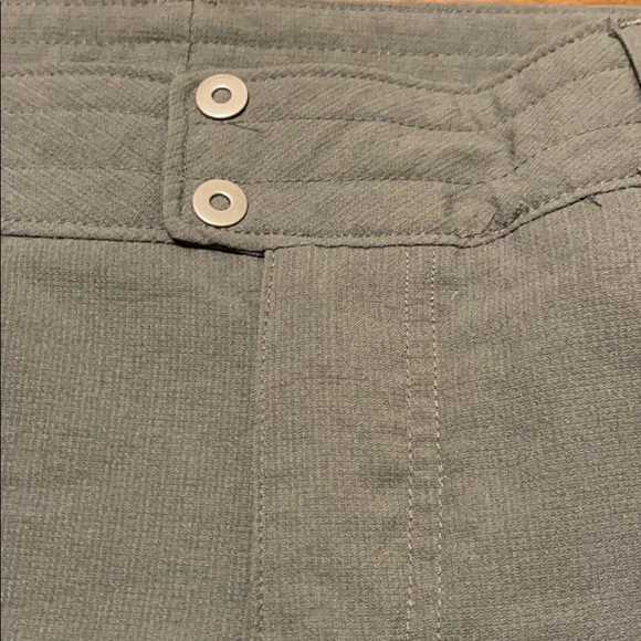 Columbia green shorts Size 10 - Picture 7 of 15